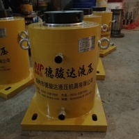 液壓滑升模板由什么組成？