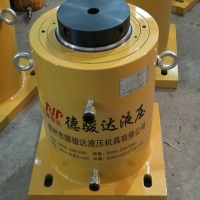 大噸位千斤頂?shù)臉?gòu)造與性能分析